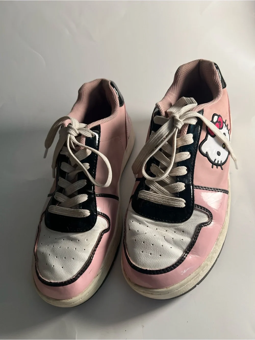 Hello Kitty Pink White and Black Women’s Sneakers with Character Patch SZ 10